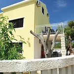 Hostel Dragan's Den