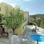Dragan's Den Hostel