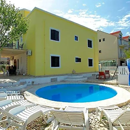 Hostel Dragan's Den