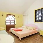 Dragan's Den * Korčula