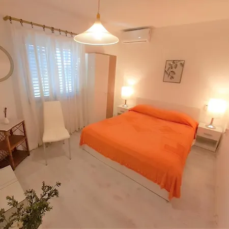 Dragan's Den * Korčula