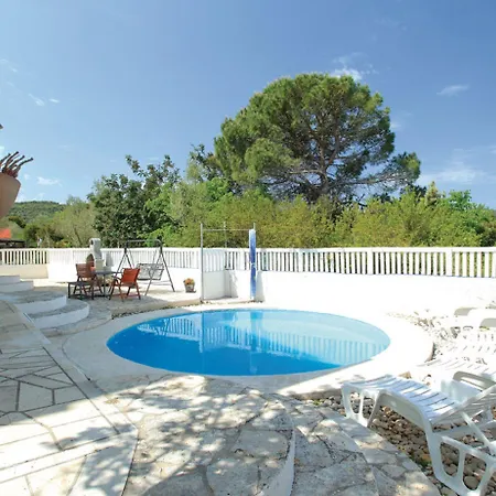 Dragan's Den * Korčula